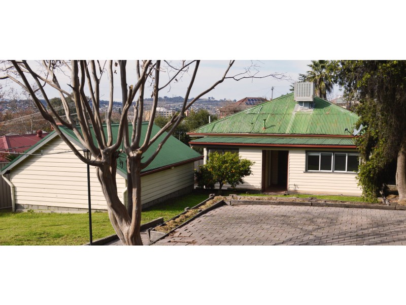 527 Cossor Street, Albury NSW 2640