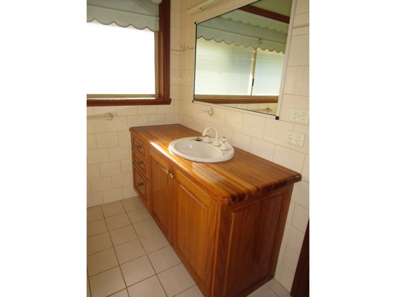 697 Hodge Street, Albury NSW 2640