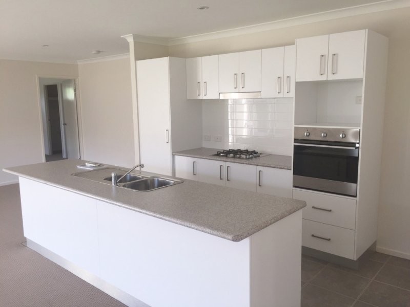 69 Royce Crescent, Lavington NSW 2641