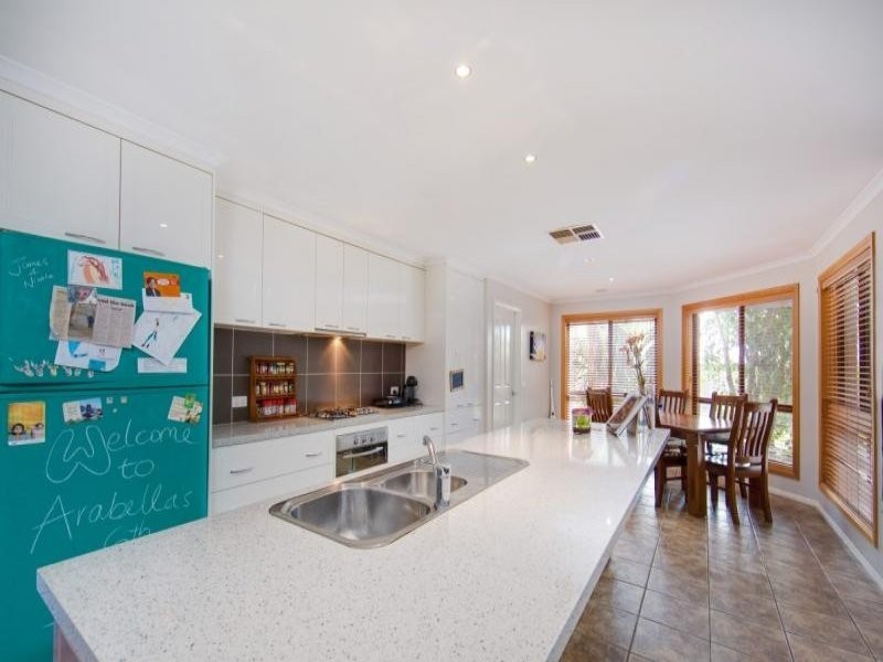 11 Adams Court, Thurgoona NSW 2640