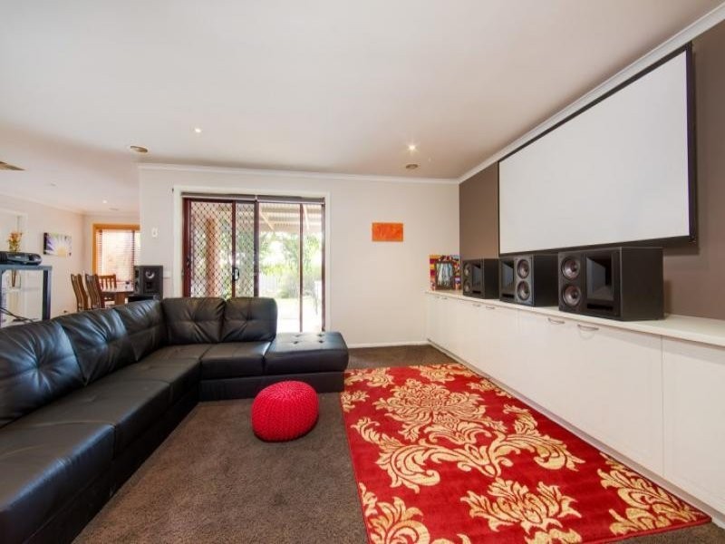 11 Adams Court, Thurgoona NSW 2640