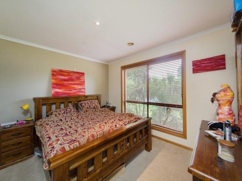 11 Adams Court, Thurgoona NSW 2640