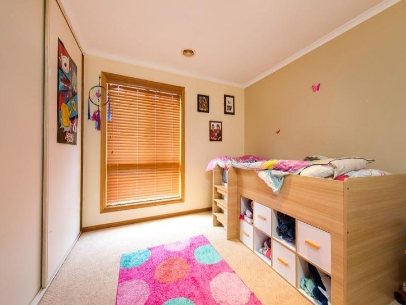 11 Adams Court, Thurgoona NSW 2640