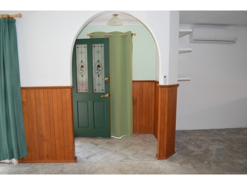 2/1 Saville Avenue, Lavington NSW 2641