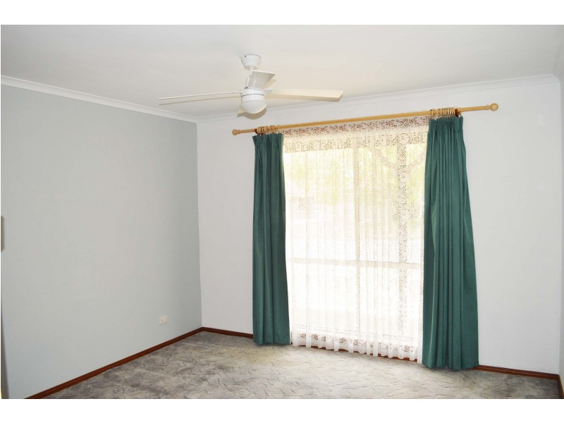 2/1 Saville Avenue, Lavington NSW 2641