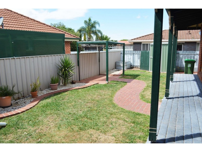 2/1 Saville Avenue, Lavington NSW 2641