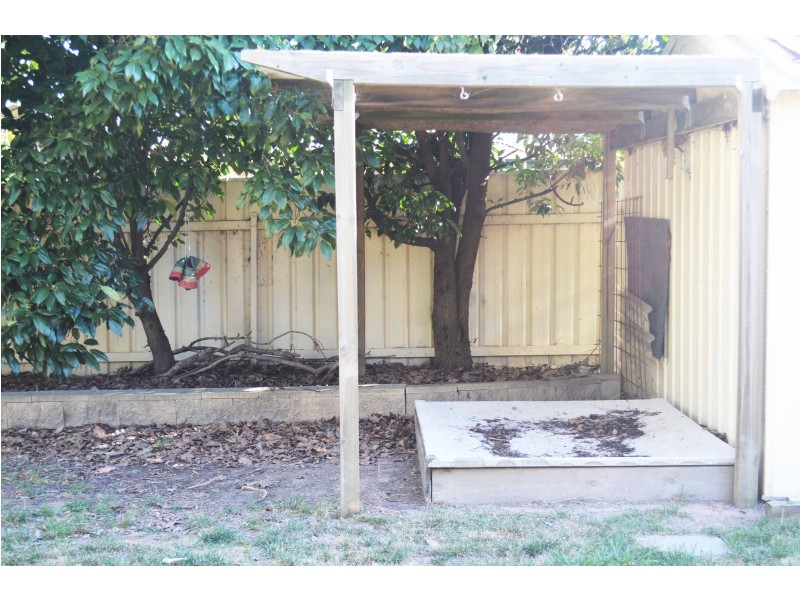 16 Nardoo Court, Thurgoona NSW 2640