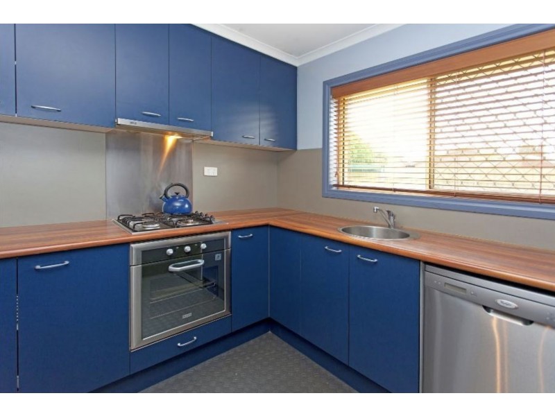 2/472 Heriot Street, Lavington NSW 2641