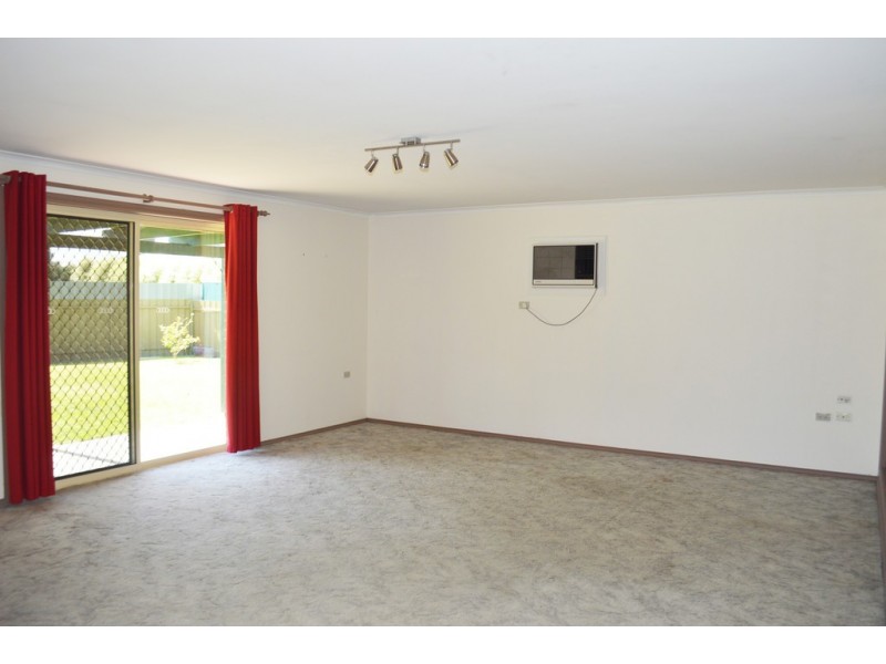 2/472 Heriot Street, Lavington NSW 2641