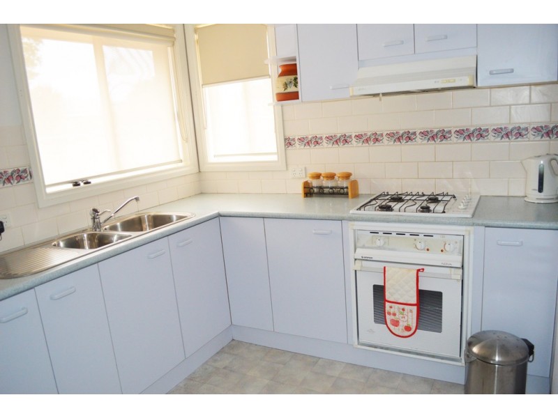 3/558 Webb Street, Lavington NSW 2641