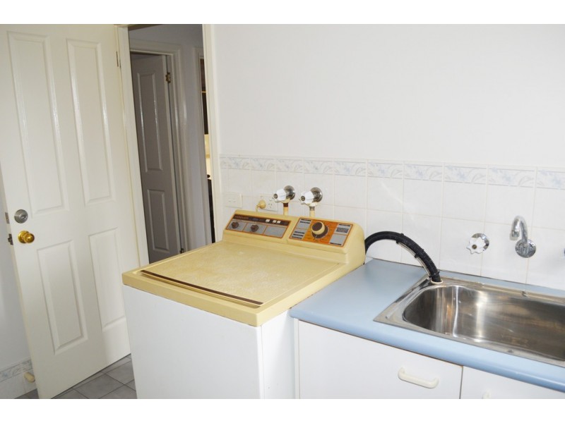 3/558 Webb Street, Lavington NSW 2641