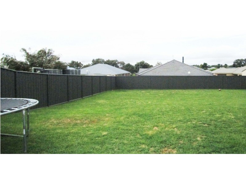 203 Kaitlers Road, Lavington NSW 2641