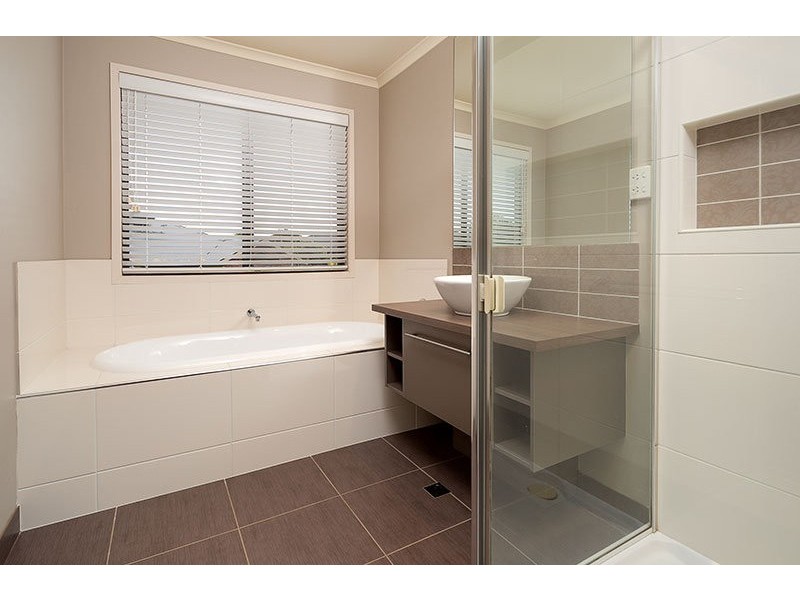 5 Whitebox Circuit, Thurgoona NSW 2640