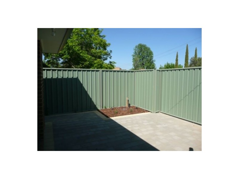 1/450 Ainslie Avenue, Lavington NSW 2641