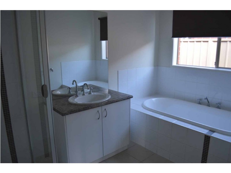 12 Sugar Gum Road, Thurgoona NSW 2640