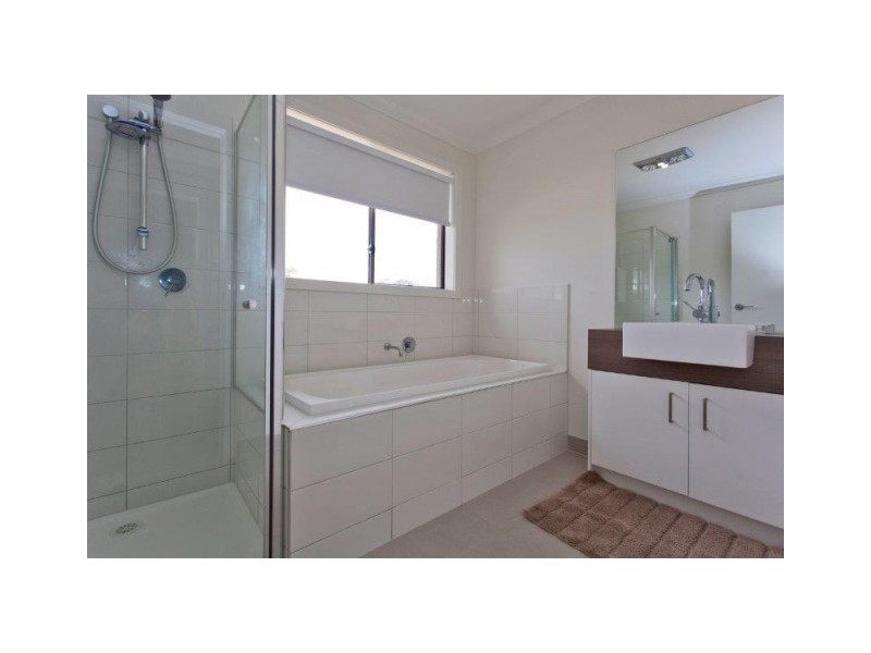 33/590-592 Oliver Street, Lavington NSW 2641