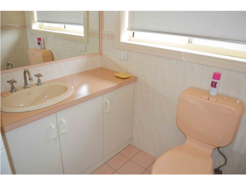 1/17 Severin Court, Thurgoona NSW 2640