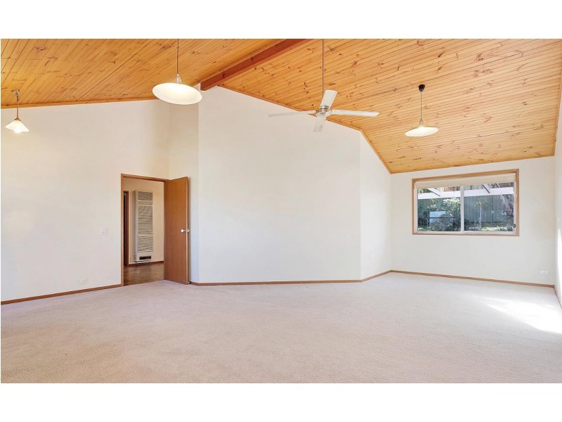 6 Dirru Court, Springdale Heights NSW 2641