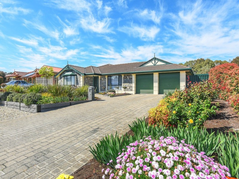 35 Foxfield Drive, Onkaparinga Hills SA 5163