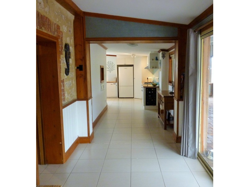 42 PRIDMORE AVENUE, Mclaren Vale SA 5171