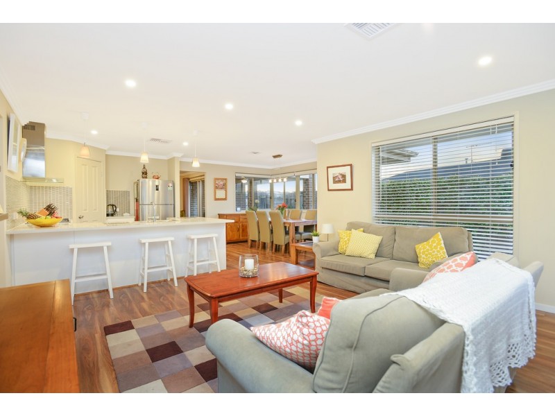 33 Byron Bay Boulevard, Seaford Rise SA 5169