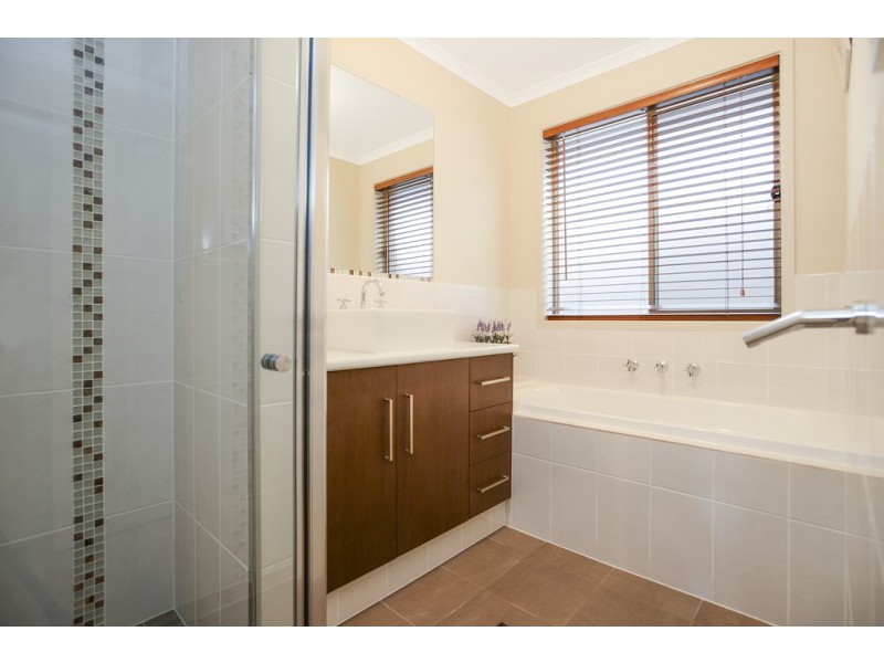 33 Byron Bay Boulevard, Seaford Rise SA 5169
