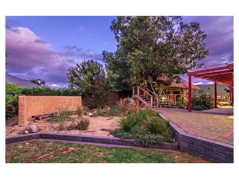 16 Chapman Avenue, Mclaren Vale SA 5171