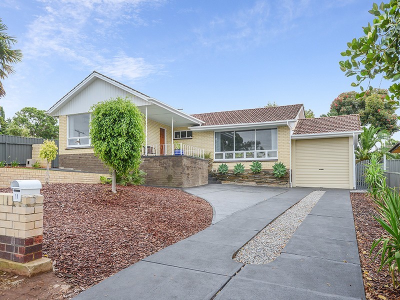 11 Saphire Road, Morphett Vale SA 5162