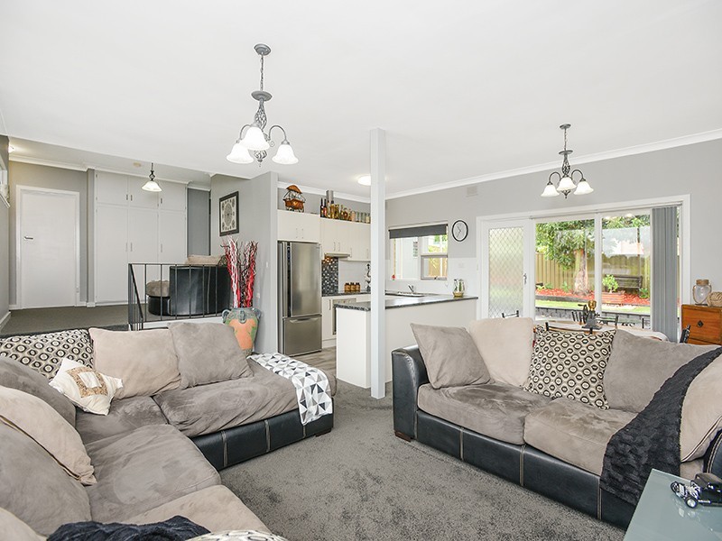 11 Saphire Road, Morphett Vale SA 5162