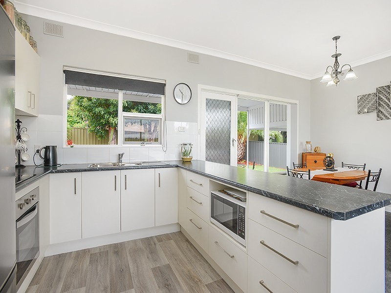 11 Saphire Road, Morphett Vale SA 5162