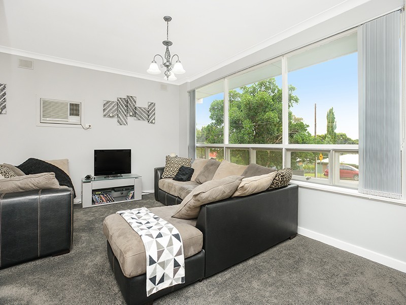 11 Saphire Road, Morphett Vale SA 5162