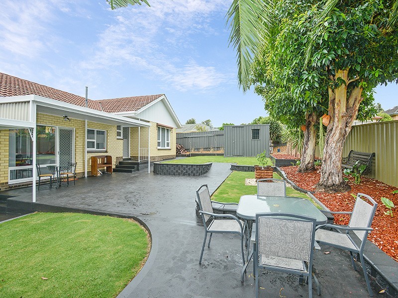 11 Saphire Road, Morphett Vale SA 5162