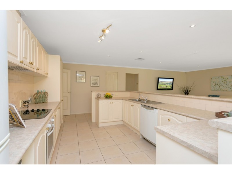 4 Coach Court, Willunga SA 5172