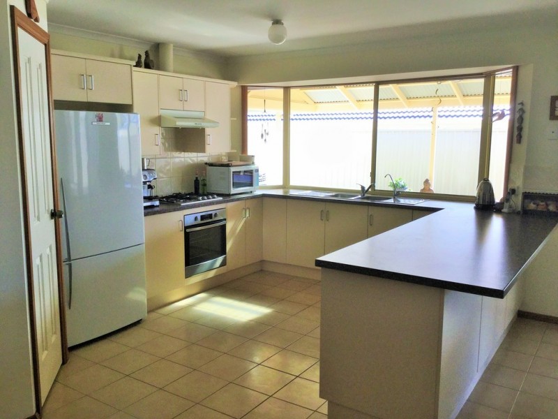 6 Paula Court, Mclaren Flat SA 5171