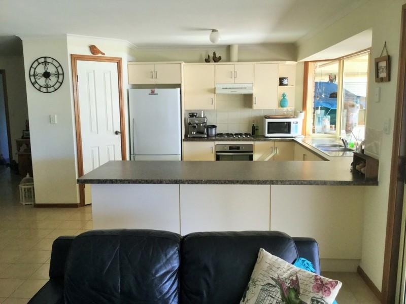 6 Paula Court, Mclaren Flat SA 5171