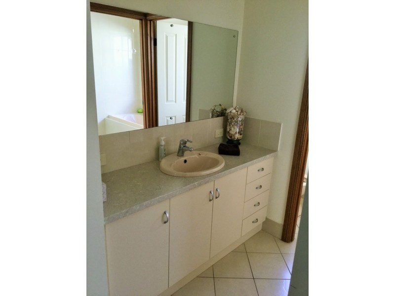 6 Paula Court, Mclaren Flat SA 5171