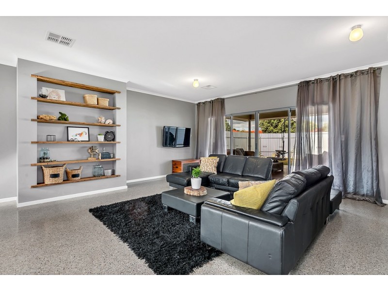 1 Pilot Crescent, Seaford SA 5169