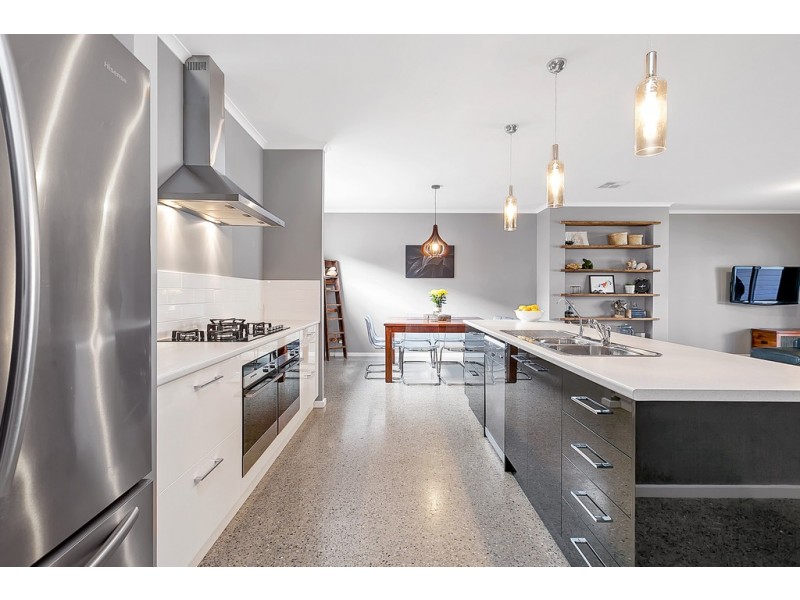 1 Pilot Crescent, Seaford SA 5169