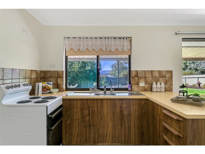 17 Valley View Drive, Mclaren Vale SA 5171