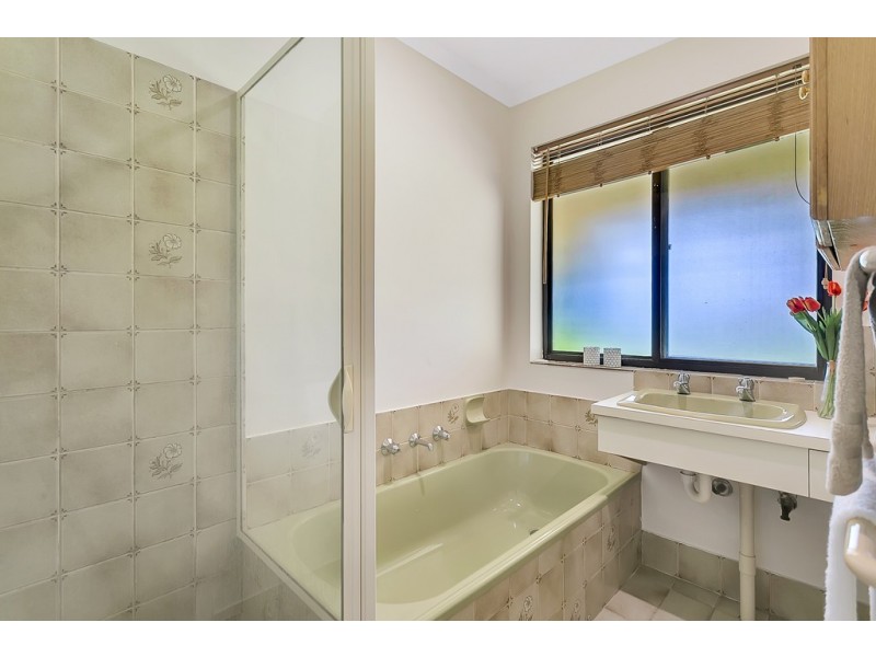 17 Valley View Drive, Mclaren Vale SA 5171