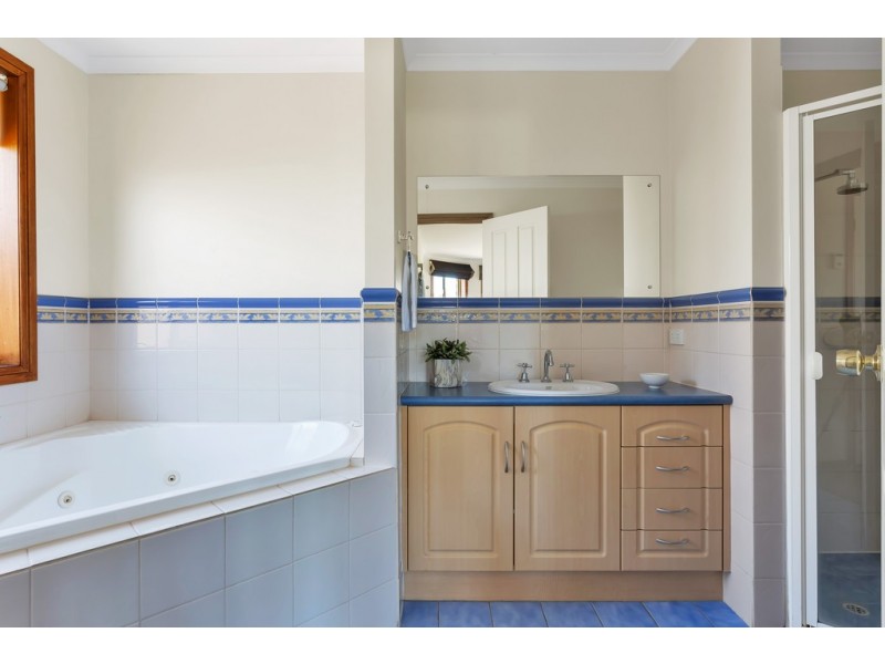 17 Grapevine Lane, Mclaren Vale SA 5171