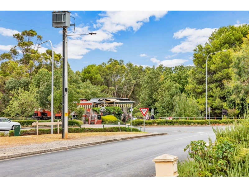 1B Hewitt Drive, Mclaren Vale SA 5171