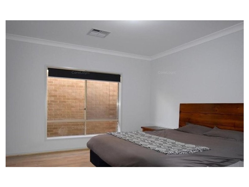 18 Oliphant Road, Seaford Heights SA 5169