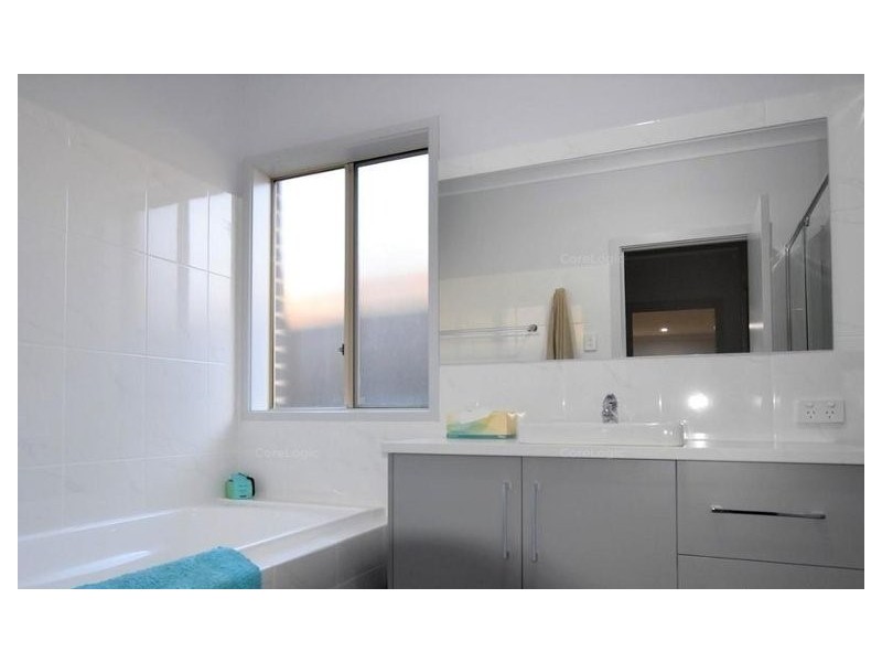 18 Oliphant Road, Seaford Heights SA 5169