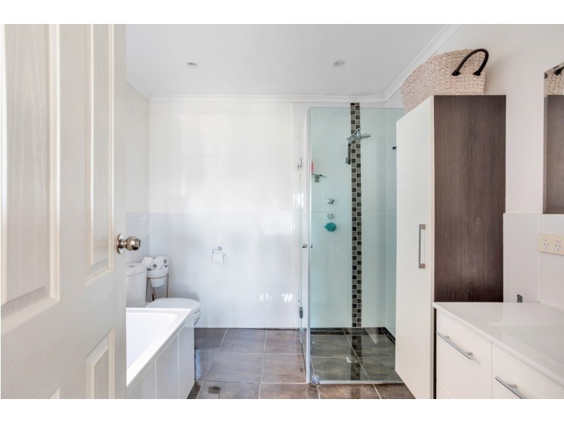 20 Shoalwater Close, Seaford Rise SA 5169