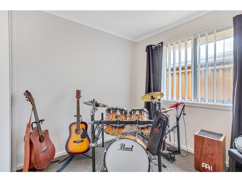 22 Yarr Crescent, Seaford Meadows SA 5169