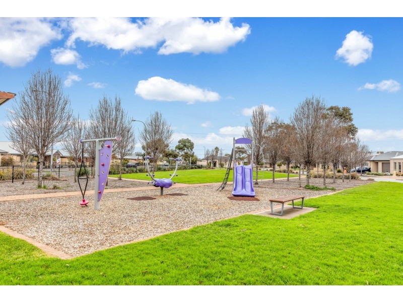 22 Yarr Crescent, Seaford Meadows SA 5169