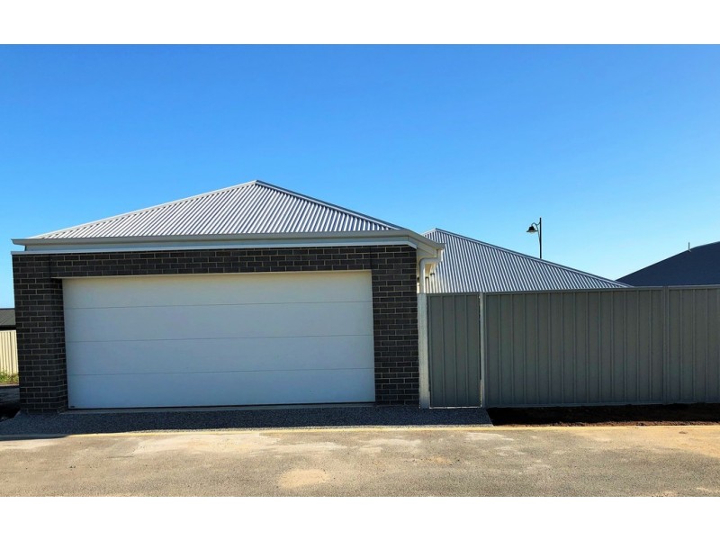 6 Clark Road, Seaford Heights SA 5169