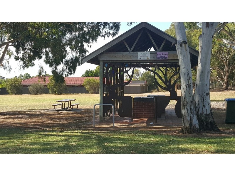 14 Norman Road, Willunga SA 5172