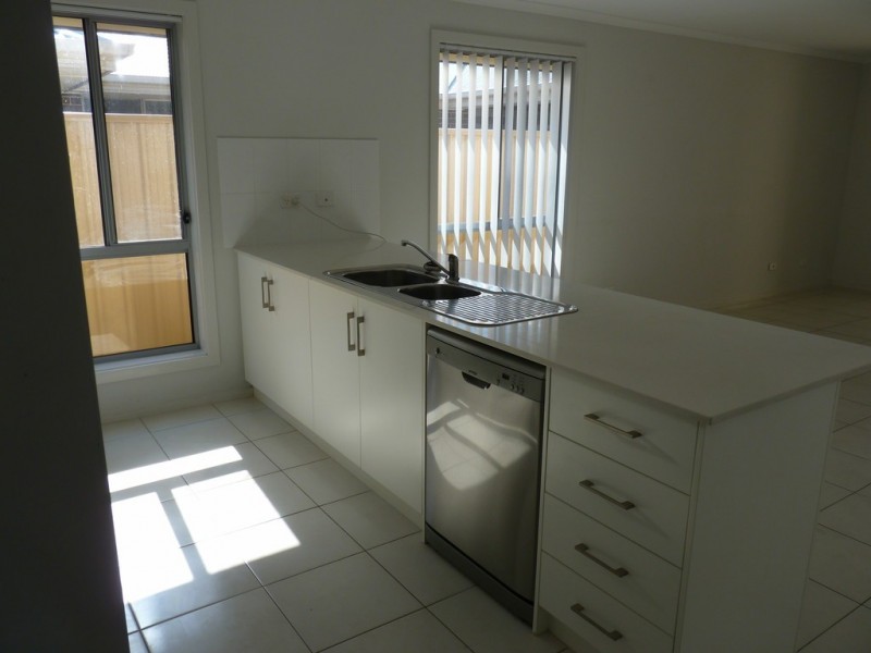 22 Yarr Crescent, Seaford Meadows SA 5169